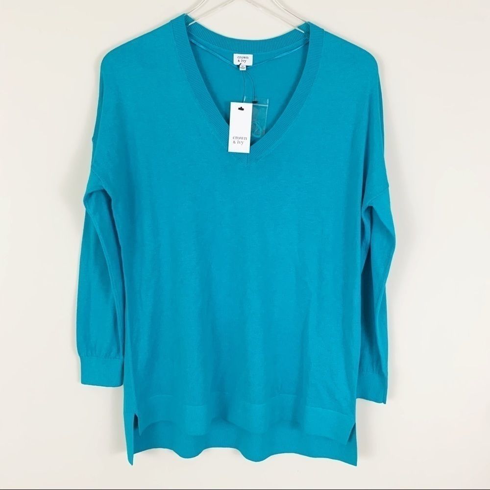 CROWN & IVY NWT V Neck Long High Low Sweater
